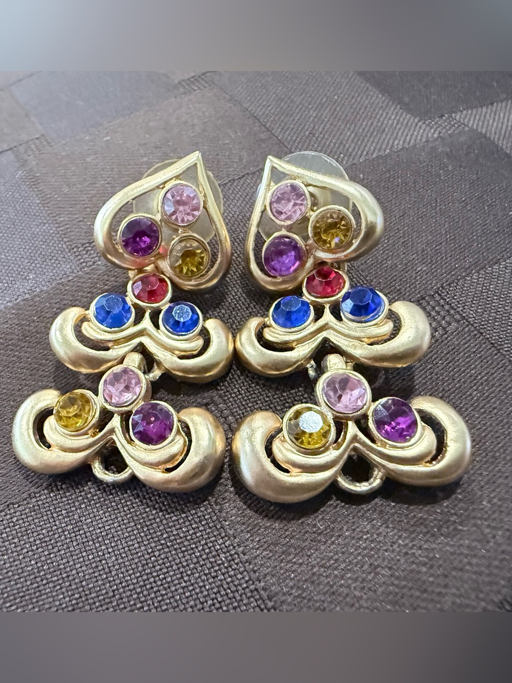 Vintage Heavy Matte Gold Tone Multi-Color Rhinestone
Heart Stud Drop Earrings